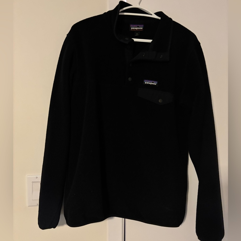 Patagonia women’s Black snap fleece